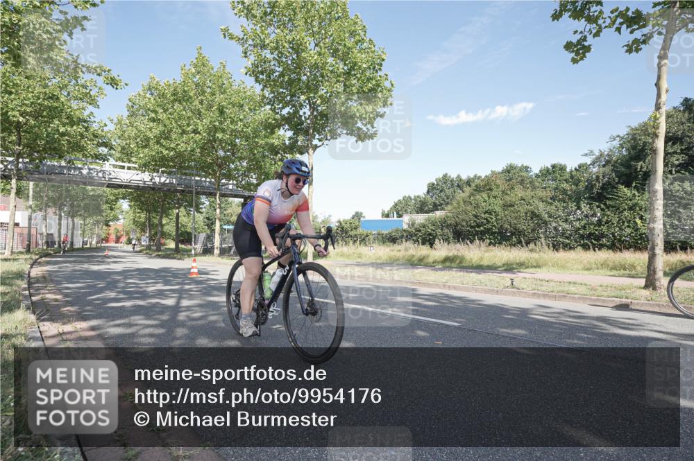09.08.2026 - GEWOBA Citytriathlon Bremen Michael Burmester http://msf.ph/oto/9954176 09.08.2026 10:56:29 Radfahren 67, 163, 217, 225 meine-sportfotos.de