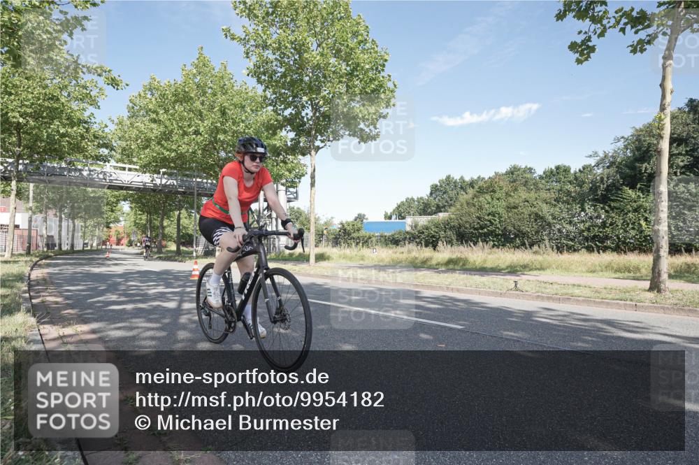 09.08.2026 - GEWOBA Citytriathlon Bremen Michael Burmester http://msf.ph/oto/9954182 09.08.2026 10:56:33 Radfahren 67, 163, 217, 225 meine-sportfotos.de