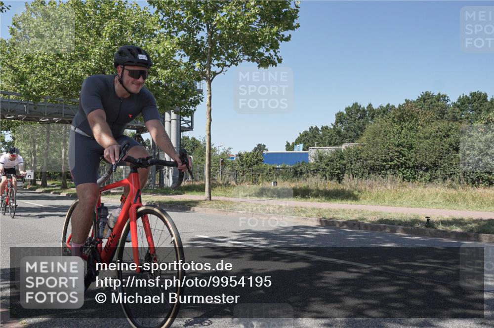 09.08.2026 - GEWOBA Citytriathlon Bremen Michael Burmester http://msf.ph/oto/9954195 09.08.2026 14:28:44 Radfahren 11, 50, 77, 109, 155, 350 meine-sportfotos.de