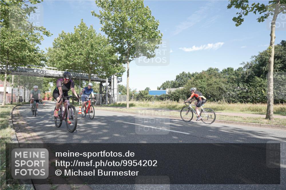 09.08.2026 - GEWOBA Citytriathlon Bremen Michael Burmester http://msf.ph/oto/9954202 09.08.2026 10:56:56 Radfahren 35, 75, 85, 113, 147, 149, 399, 460, 480 meine-sportfotos.de