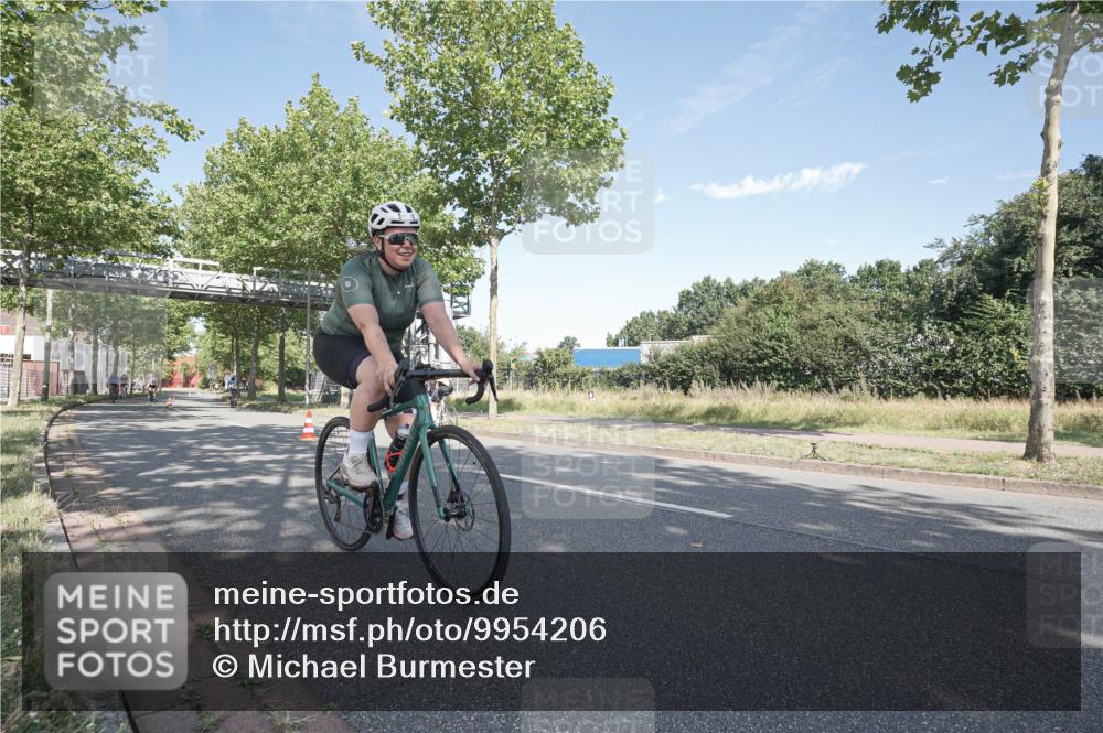 09.08.2026 - GEWOBA Citytriathlon Bremen Michael Burmester http://msf.ph/oto/9954206 09.08.2026 10:56:57 Radfahren 35, 75, 85, 113, 147, 149, 399, 460, 480 meine-sportfotos.de