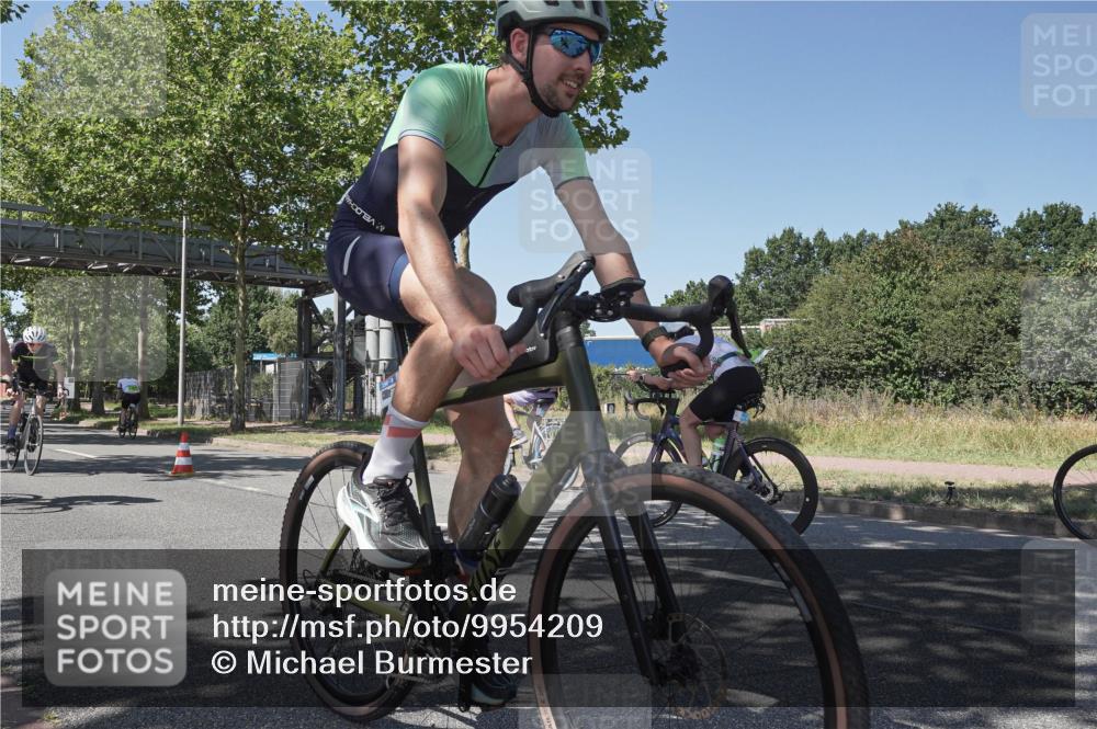 09.08.2026 - GEWOBA Citytriathlon Bremen Michael Burmester http://msf.ph/oto/9954209 09.08.2026 14:28:54 Radfahren 13, 33, 46, 50, 68, 71, 84, 97, 109, 114, 117, 124, 129, 150, 162, 350, 498 meine-sportfotos.de