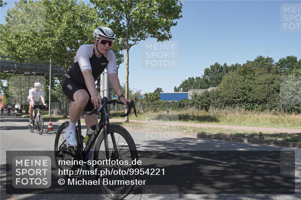 09.08.2026 - GEWOBA Citytriathlon Bremen Michael Burmester http://msf.ph/oto/9954221 09.08.2026 14:29:00 Radfahren 13, 33, 46, 68, 71, 84, 97, 114, 117, 124, 129, 150, 154, 162, 350, 498 meine-sportfotos.de