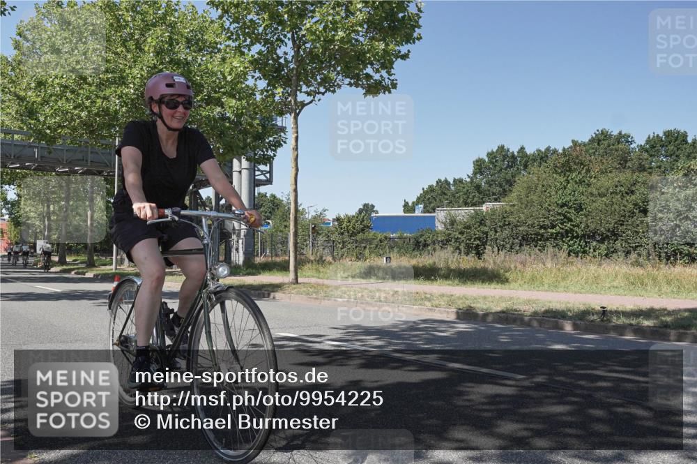 09.08.2026 - GEWOBA Citytriathlon Bremen Michael Burmester http://msf.ph/oto/9954225 09.08.2026 14:29:01 Radfahren 13, 33, 46, 68, 71, 84, 97, 114, 117, 124, 129, 150, 154, 162, 498 meine-sportfotos.de