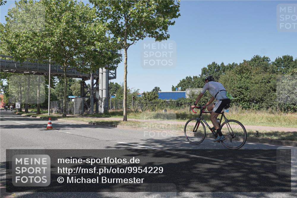 09.08.2026 - GEWOBA Citytriathlon Bremen Michael Burmester http://msf.ph/oto/9954229 09.08.2026 14:29:07 Radfahren 13, 33, 46, 68, 71, 84, 97, 114, 117, 129, 150, 154, 162, 498 meine-sportfotos.de