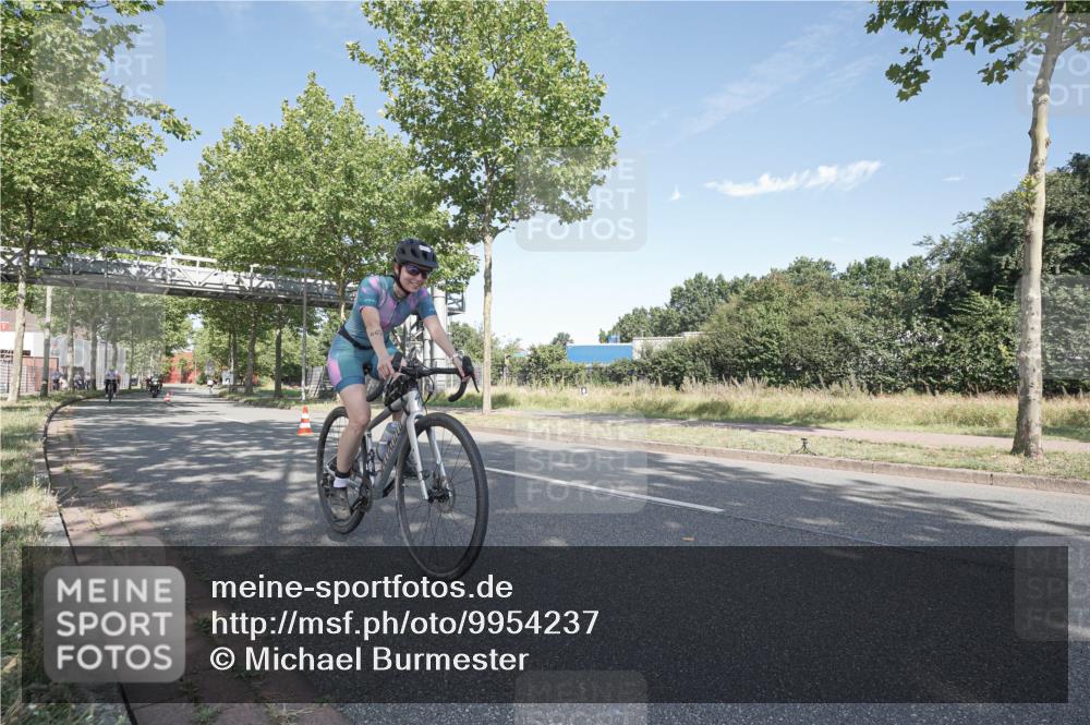 09.08.2026 - GEWOBA Citytriathlon Bremen Michael Burmester http://msf.ph/oto/9954237 09.08.2026 10:57:50 Radfahren 171, 434, 446, 462 meine-sportfotos.de