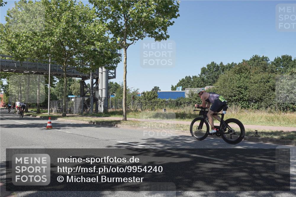 09.08.2026 - GEWOBA Citytriathlon Bremen Michael Burmester http://msf.ph/oto/9954240 09.08.2026 14:29:22 Radfahren 35, 490 meine-sportfotos.de