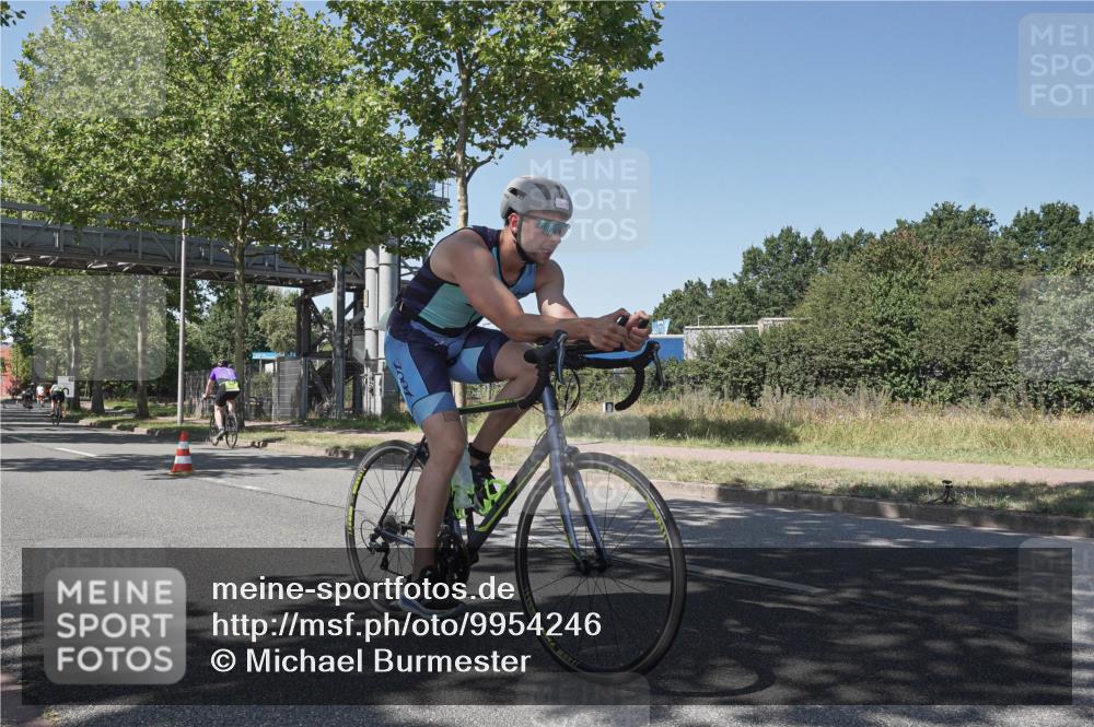 09.08.2026 - GEWOBA Citytriathlon Bremen Michael Burmester http://msf.ph/oto/9954246 09.08.2026 14:29:28 Radfahren 35, 144, 490 meine-sportfotos.de
