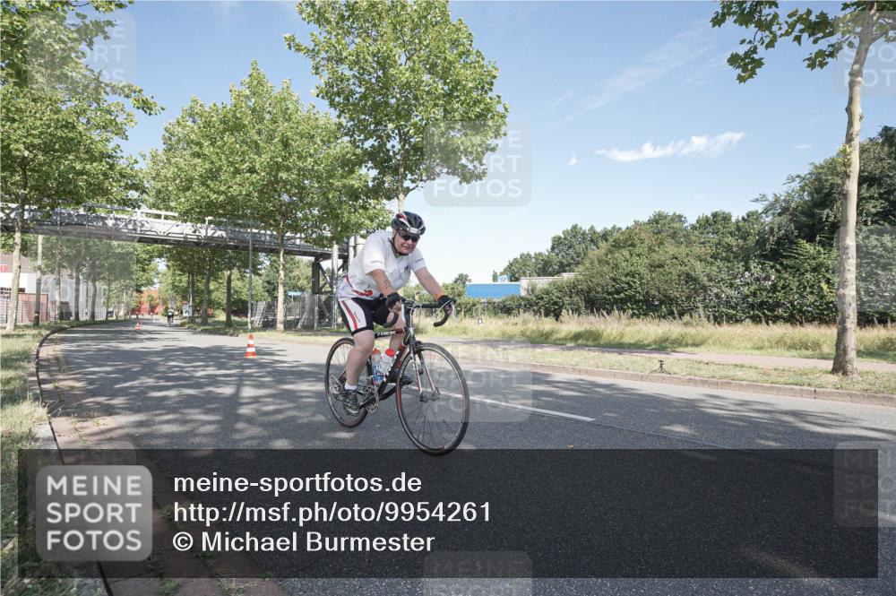 09.08.2026 - GEWOBA Citytriathlon Bremen Michael Burmester http://msf.ph/oto/9954261 09.08.2026 10:58:37 Radfahren 235 meine-sportfotos.de