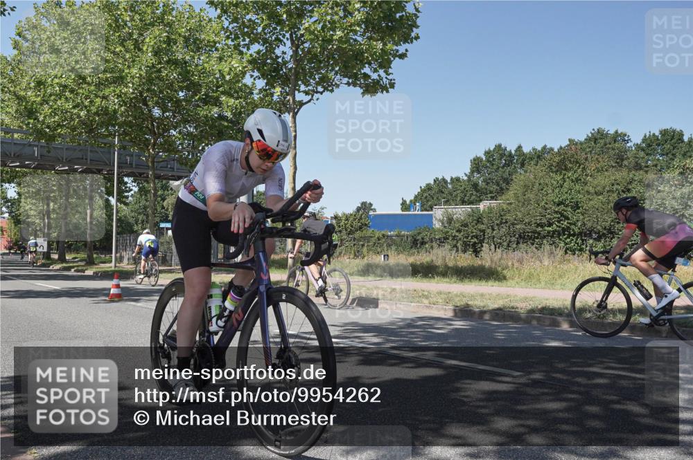09.08.2026 - GEWOBA Citytriathlon Bremen Michael Burmester http://msf.ph/oto/9954262 09.08.2026 14:29:41 Radfahren 123, 143, 144, 164, 294, 418 meine-sportfotos.de