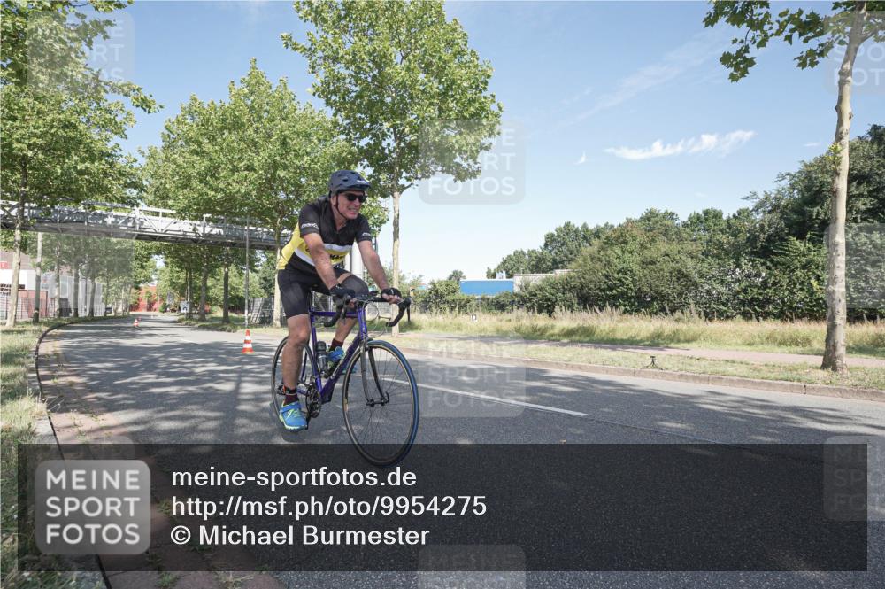 09.08.2026 - GEWOBA Citytriathlon Bremen Michael Burmester http://msf.ph/oto/9954275 09.08.2026 10:59:23 Radfahren 5, 115, 245, 429 meine-sportfotos.de