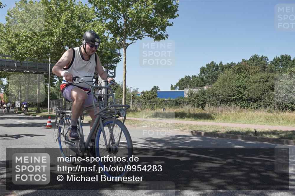 09.08.2026 - GEWOBA Citytriathlon Bremen Michael Burmester http://msf.ph/oto/9954283 09.08.2026 14:29:56 Radfahren 164, 418, 469, 512 meine-sportfotos.de