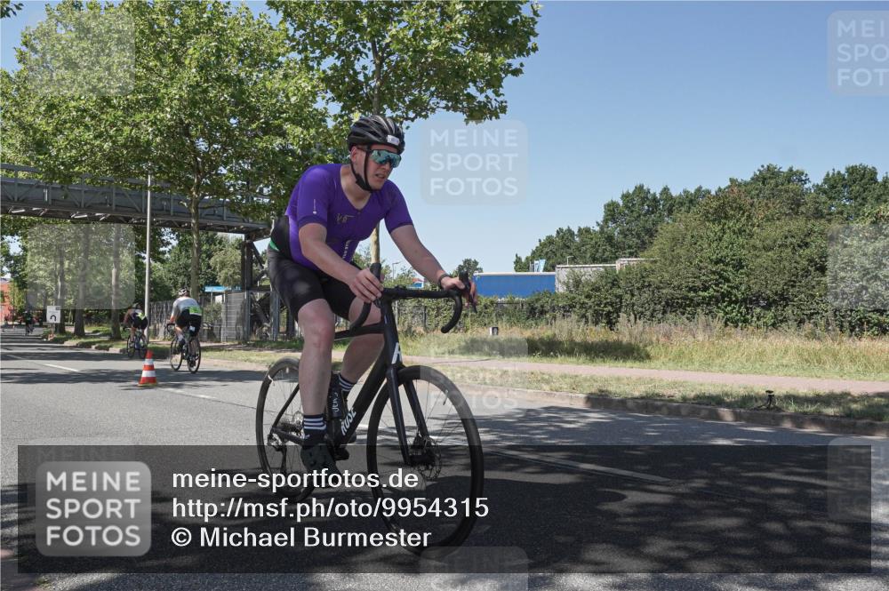 09.08.2026 - GEWOBA Citytriathlon Bremen Michael Burmester http://msf.ph/oto/9954315 09.08.2026 14:30:16 Radfahren 26, 137, 139, 169, 279, 304, 401, 407 meine-sportfotos.de
