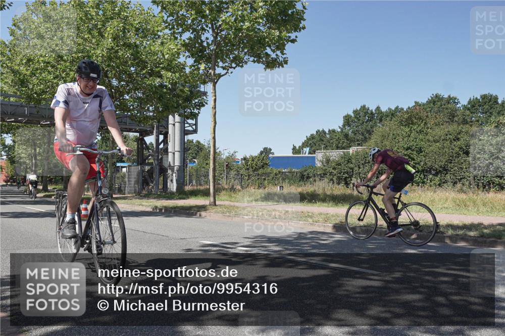 09.08.2026 - GEWOBA Citytriathlon Bremen Michael Burmester http://msf.ph/oto/9954316 09.08.2026 14:30:17 Radfahren 26, 137, 139, 169, 279, 304, 401, 407 meine-sportfotos.de