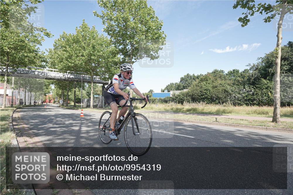 09.08.2026 - GEWOBA Citytriathlon Bremen Michael Burmester http://msf.ph/oto/9954319 09.08.2026 11:00:42 Radfahren 73, 91, 127, 161, 165, 424, 425 meine-sportfotos.de