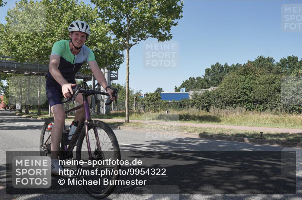 09.08.2026 - GEWOBA Citytriathlon Bremen Michael Burmester http://msf.ph/oto/9954322 09.08.2026 14:30:27 Radfahren 26, 27, 79, 118, 139, 159, 169, 270, 374, 433 meine-sportfotos.de