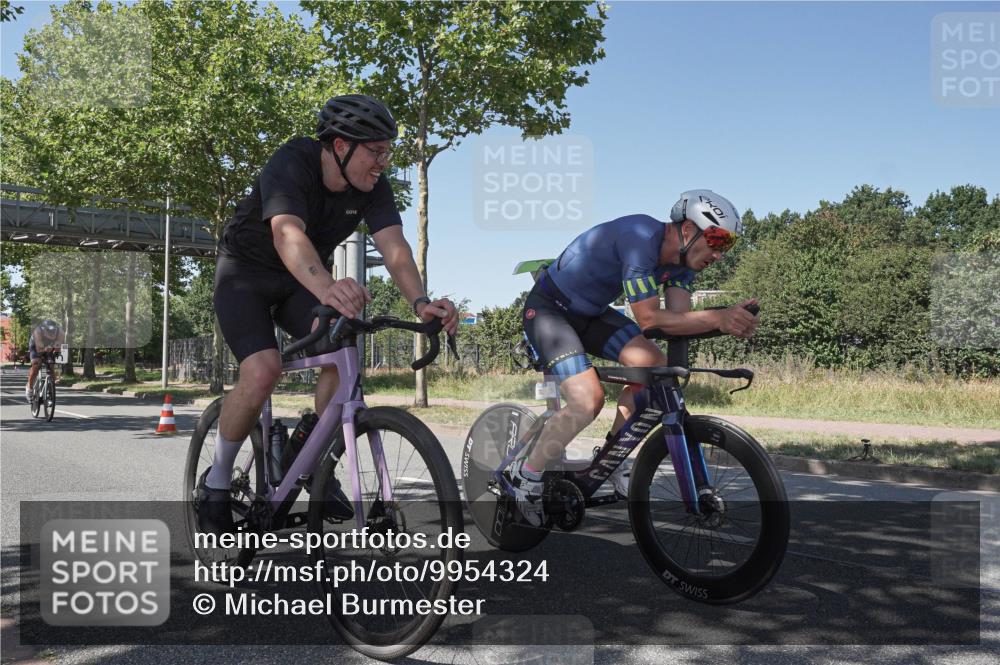 09.08.2026 - GEWOBA Citytriathlon Bremen Michael Burmester http://msf.ph/oto/9954324 09.08.2026 14:30:28 Radfahren 26, 27, 79, 118, 159, 169, 270, 374, 433 meine-sportfotos.de