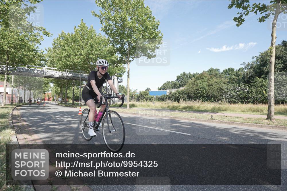 09.08.2026 - GEWOBA Citytriathlon Bremen Michael Burmester http://msf.ph/oto/9954325 09.08.2026 11:00:52 Radfahren 69, 127, 435 meine-sportfotos.de