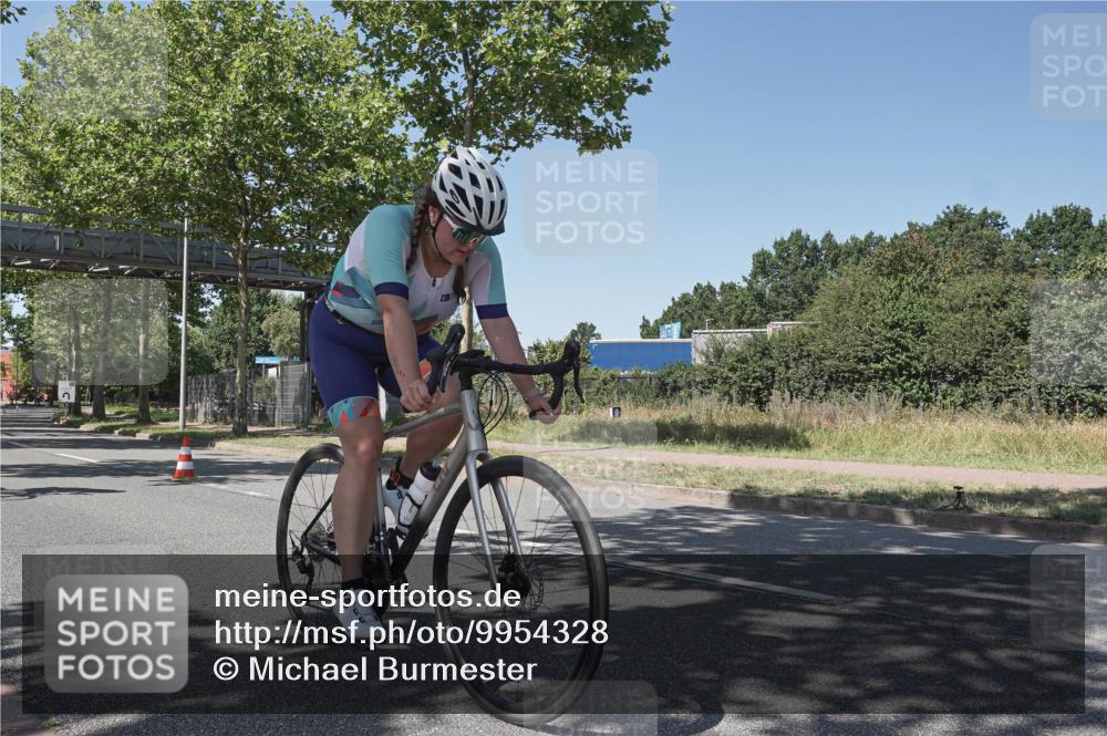 09.08.2026 - GEWOBA Citytriathlon Bremen Michael Burmester http://msf.ph/oto/9954328 09.08.2026 14:30:30 Radfahren 26, 27, 79, 118, 159, 169, 270, 374, 433 meine-sportfotos.de