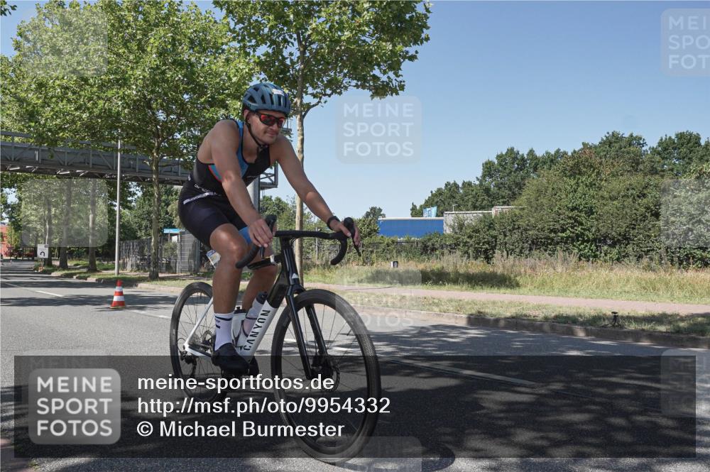 09.08.2026 - GEWOBA Citytriathlon Bremen Michael Burmester http://msf.ph/oto/9954332 09.08.2026 14:30:32 Radfahren 26, 27, 36, 79, 118, 159, 169, 186, 270, 374, 433 meine-sportfotos.de