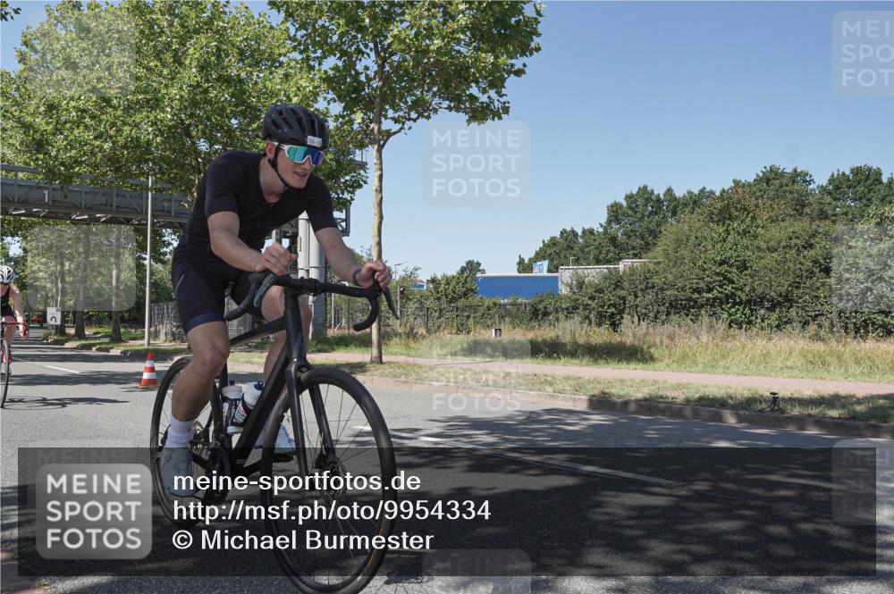 09.08.2026 - GEWOBA Citytriathlon Bremen Michael Burmester http://msf.ph/oto/9954334 09.08.2026 14:30:35 Radfahren 27, 36, 79, 118, 128, 159, 186, 270, 374, 433 meine-sportfotos.de