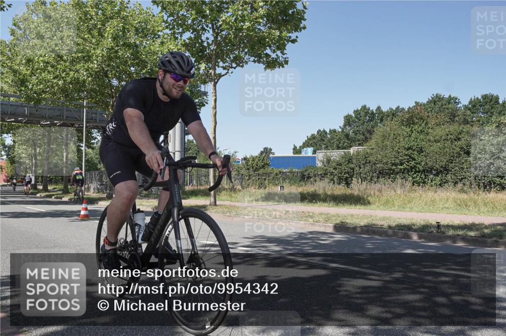 09.08.2026 - GEWOBA Citytriathlon Bremen Michael Burmester http://msf.ph/oto/9954342 09.08.2026 14:30:42 Radfahren 27, 36, 45, 54, 73, 91, 105, 118, 128, 135, 159, 186, 200, 270, 374, 433 meine-sportfotos.de