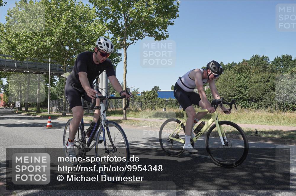 09.08.2026 - GEWOBA Citytriathlon Bremen Michael Burmester http://msf.ph/oto/9954348 09.08.2026 14:30:49 Radfahren 36, 45, 54, 60, 73, 91, 92, 105, 128, 135, 186, 200 meine-sportfotos.de