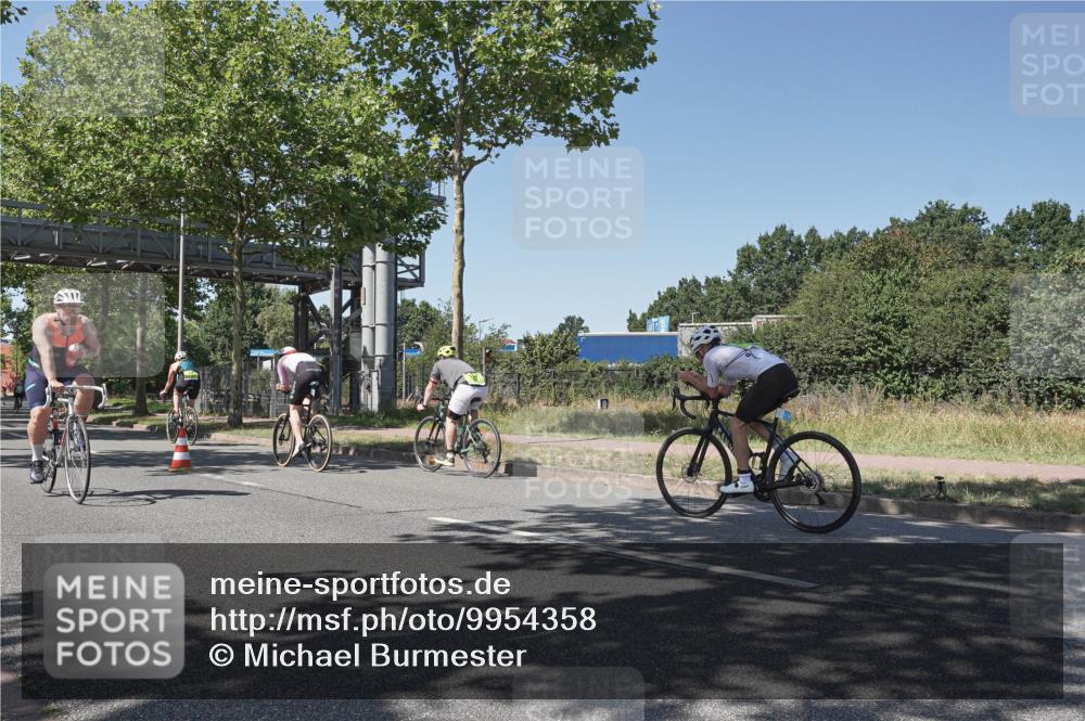 09.08.2026 - GEWOBA Citytriathlon Bremen Michael Burmester http://msf.ph/oto/9954358 09.08.2026 14:30:55 Radfahren 45, 54, 60, 73, 91, 92, 98, 105, 125, 135, 200, 353 meine-sportfotos.de