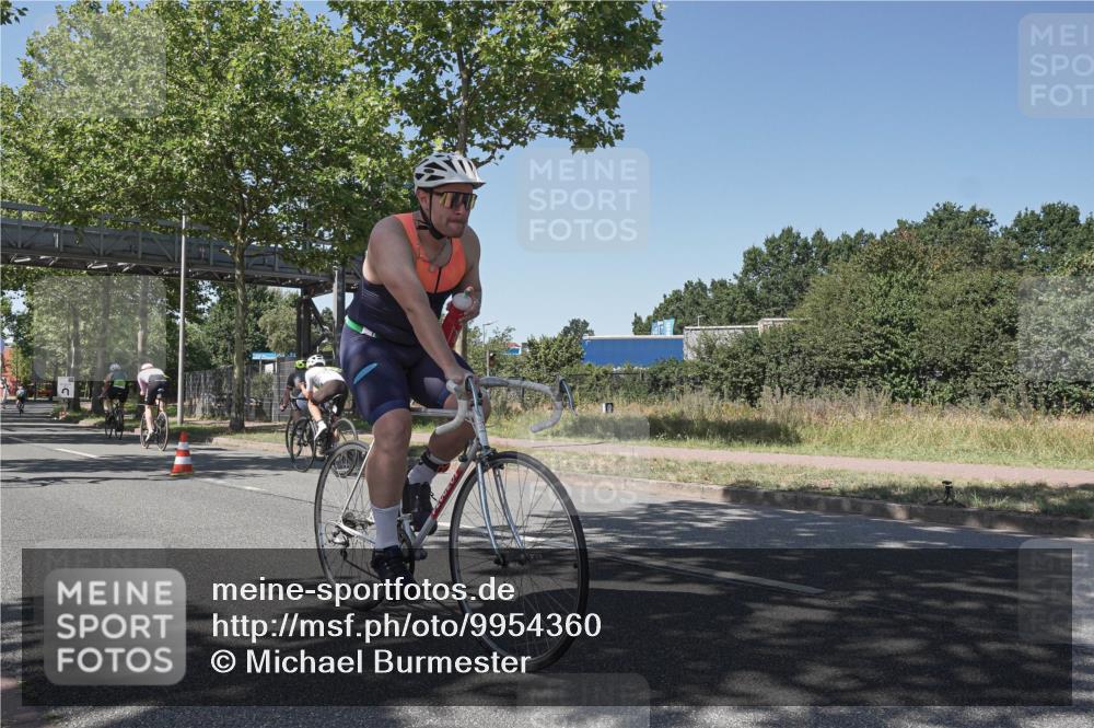 09.08.2026 - GEWOBA Citytriathlon Bremen Michael Burmester http://msf.ph/oto/9954360 09.08.2026 14:30:56 Radfahren 45, 54, 60, 73, 91, 92, 98, 105, 125, 135, 200, 353 meine-sportfotos.de