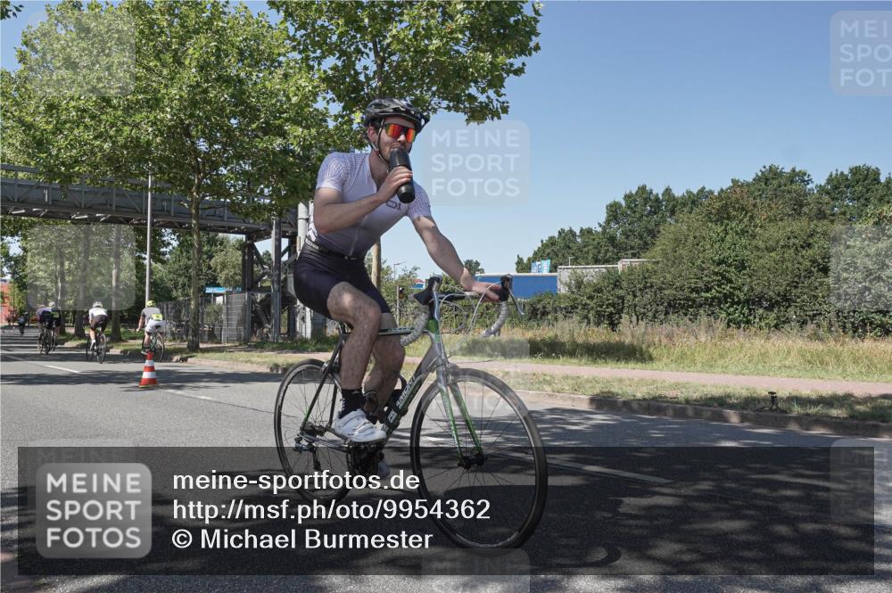 09.08.2026 - GEWOBA Citytriathlon Bremen Michael Burmester http://msf.ph/oto/9954362 09.08.2026 14:30:57 Radfahren 45, 54, 60, 73, 91, 92, 98, 105, 125, 200, 353 meine-sportfotos.de