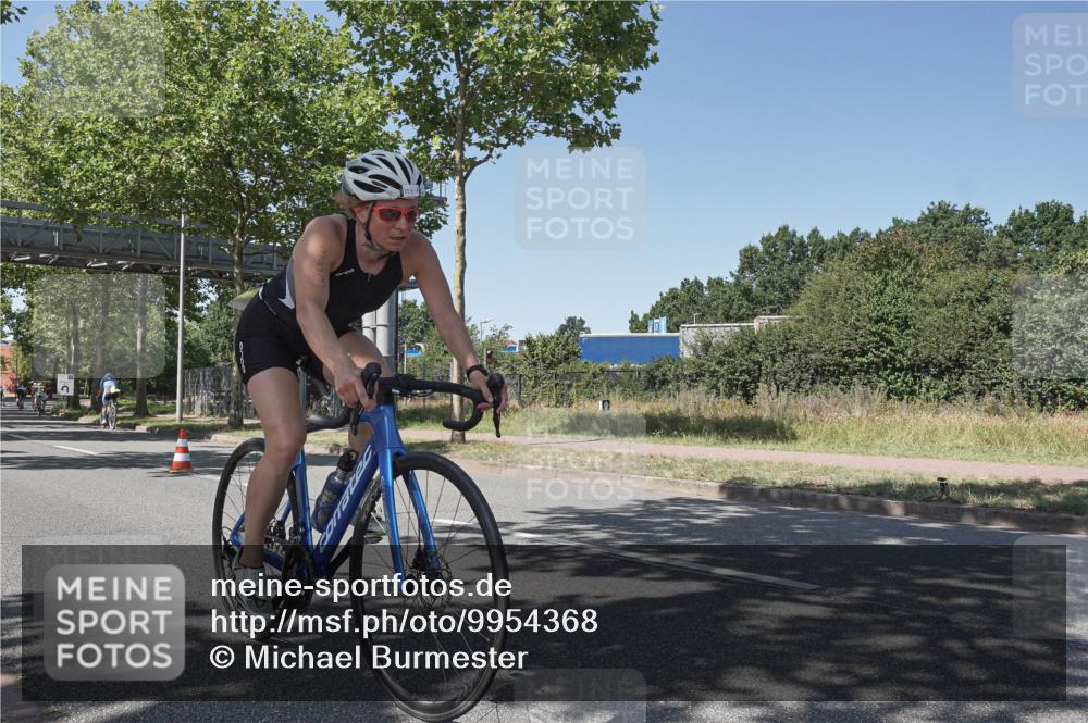 09.08.2026 - GEWOBA Citytriathlon Bremen Michael Burmester http://msf.ph/oto/9954368 09.08.2026 14:31:01 Radfahren 45, 54, 60, 73, 92, 98, 99, 125, 353 meine-sportfotos.de