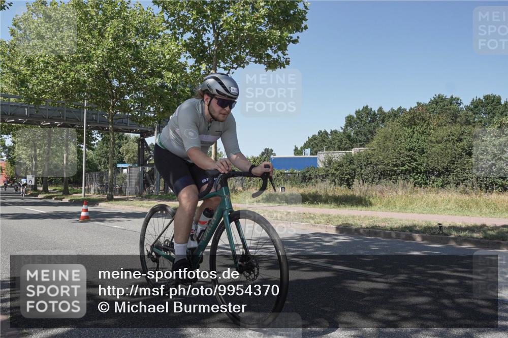 09.08.2026 - GEWOBA Citytriathlon Bremen Michael Burmester http://msf.ph/oto/9954370 09.08.2026 14:31:02 Radfahren 45, 60, 73, 92, 98, 99, 125, 353 meine-sportfotos.de