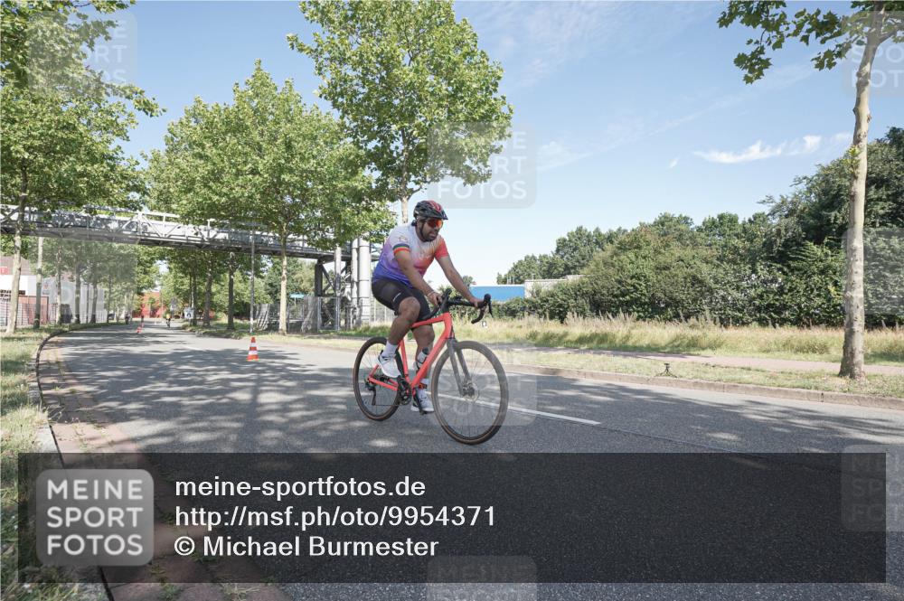 09.08.2026 - GEWOBA Citytriathlon Bremen Michael Burmester http://msf.ph/oto/9954371 09.08.2026 11:02:55 Radfahren 11, 229, 485 meine-sportfotos.de