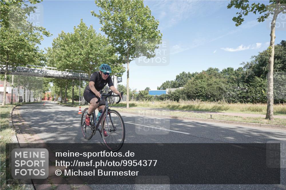 09.08.2026 - GEWOBA Citytriathlon Bremen Michael Burmester http://msf.ph/oto/9954377 09.08.2026 11:03:08 Radfahren 11, 485 meine-sportfotos.de