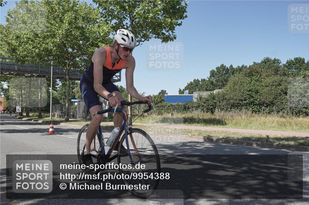09.08.2026 - GEWOBA Citytriathlon Bremen Michael Burmester http://msf.ph/oto/9954388 09.08.2026 14:31:28 Radfahren 24, 52, 295 meine-sportfotos.de