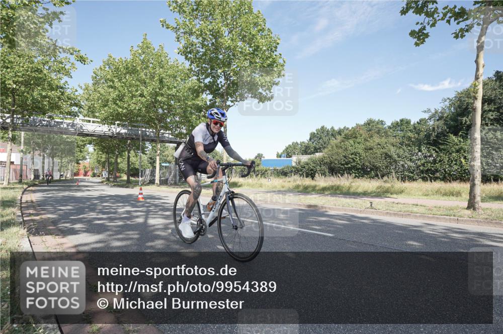 09.08.2026 - GEWOBA Citytriathlon Bremen Michael Burmester http://msf.ph/oto/9954389 09.08.2026 11:04:49 Radfahren 227, 524 meine-sportfotos.de