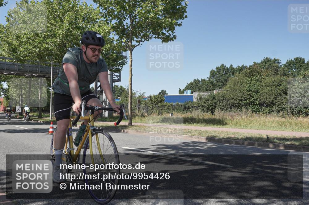 09.08.2026 - GEWOBA Citytriathlon Bremen Michael Burmester http://msf.ph/oto/9954426 09.08.2026 14:32:13 Radfahren 111, 126, 254 meine-sportfotos.de