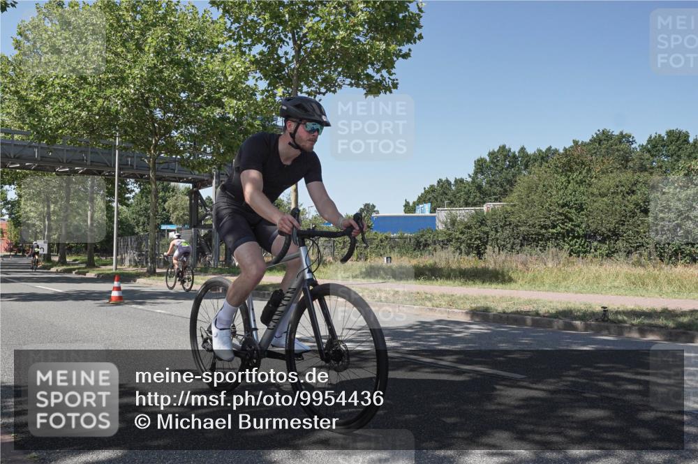 09.08.2026 - GEWOBA Citytriathlon Bremen Michael Burmester http://msf.ph/oto/9954436 09.08.2026 14:32:31 Radfahren 2, 22, 44, 83 meine-sportfotos.de