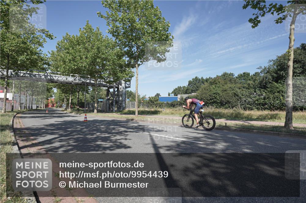 09.08.2026 - GEWOBA Citytriathlon Bremen Michael Burmester http://msf.ph/oto/9954439 09.08.2026 11:54:28 Radfahren  meine-sportfotos.de