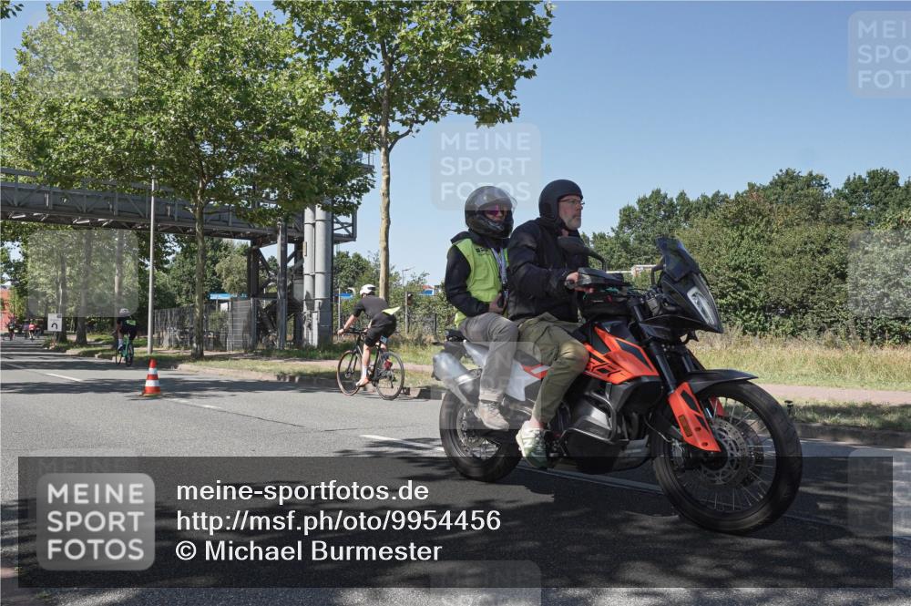 09.08.2026 - GEWOBA Citytriathlon Bremen Michael Burmester http://msf.ph/oto/9954456 09.08.2026 14:32:43 Radfahren 2, 22, 44, 76, 396 meine-sportfotos.de