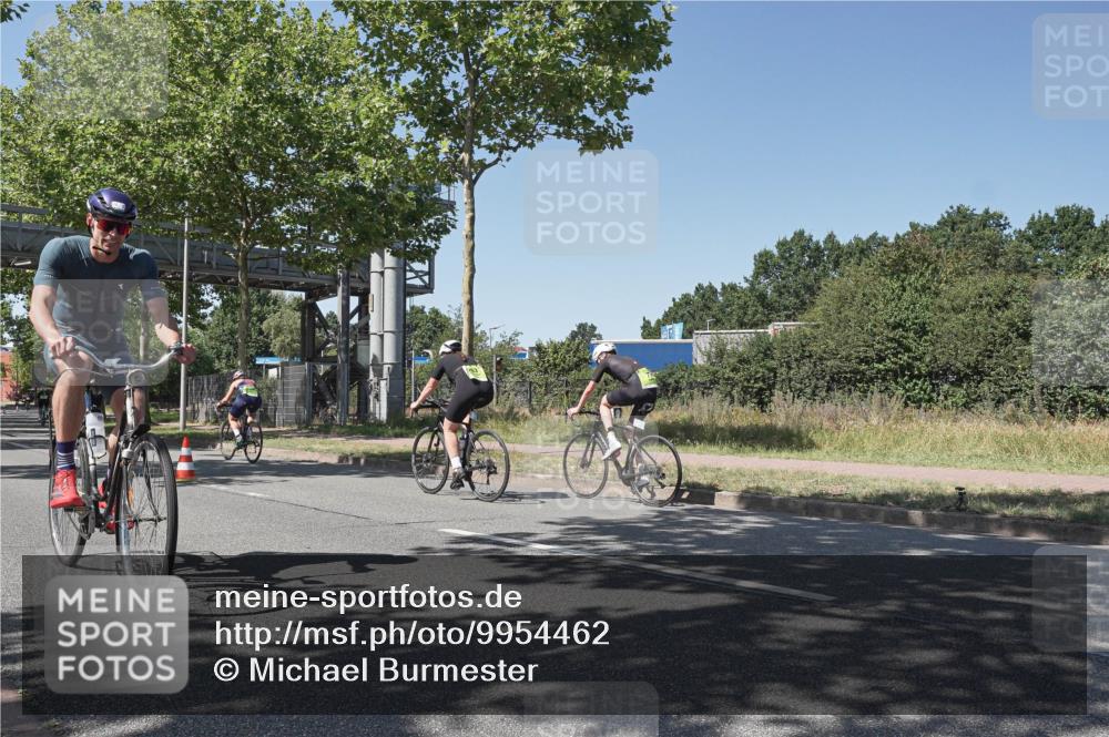 09.08.2026 - GEWOBA Citytriathlon Bremen Michael Burmester http://msf.ph/oto/9954462 09.08.2026 14:32:46 Radfahren 2, 44, 76, 396 meine-sportfotos.de