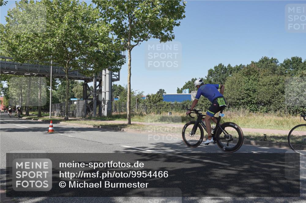 09.08.2026 - GEWOBA Citytriathlon Bremen Michael Burmester http://msf.ph/oto/9954466 09.08.2026 14:32:49 Radfahren 2, 44, 76, 302, 396 meine-sportfotos.de