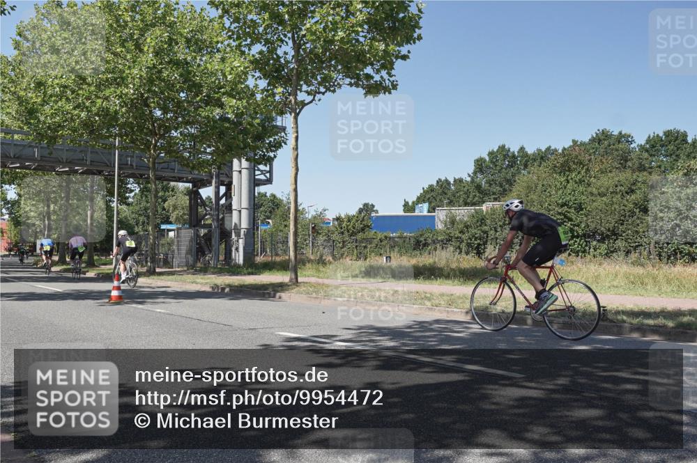 09.08.2026 - GEWOBA Citytriathlon Bremen Michael Burmester http://msf.ph/oto/9954472 09.08.2026 14:32:52 Radfahren 9, 76, 148, 257, 302, 349, 396 meine-sportfotos.de