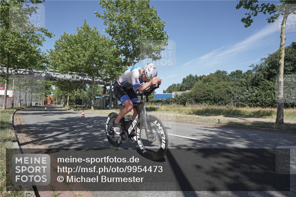 09.08.2026 - GEWOBA Citytriathlon Bremen Michael Burmester http://msf.ph/oto/9954473 09.08.2026 12:03:19 Radfahren 657 meine-sportfotos.de