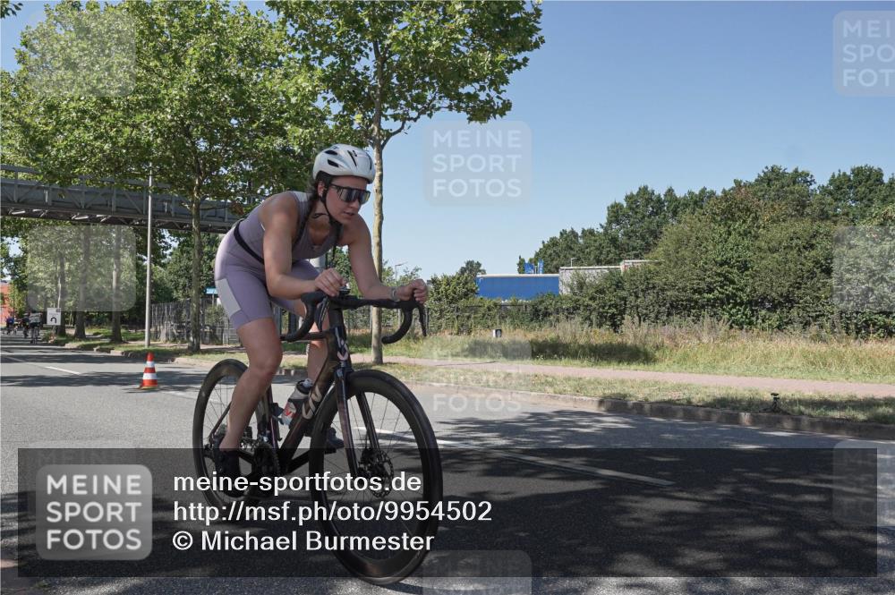 09.08.2026 - GEWOBA Citytriathlon Bremen Michael Burmester http://msf.ph/oto/9954502 09.08.2026 14:33:17 Radfahren 17, 19, 86, 158, 179, 180, 265, 354, 395 meine-sportfotos.de