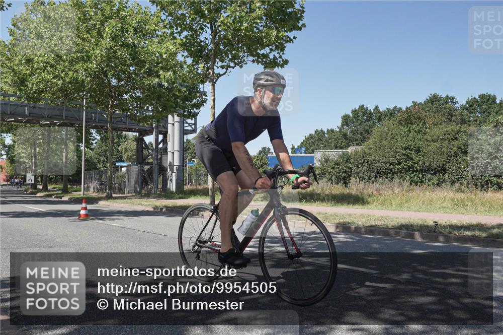 09.08.2026 - GEWOBA Citytriathlon Bremen Michael Burmester http://msf.ph/oto/9954505 09.08.2026 14:33:21 Radfahren 17, 86, 158, 179, 180, 265, 354, 395 meine-sportfotos.de