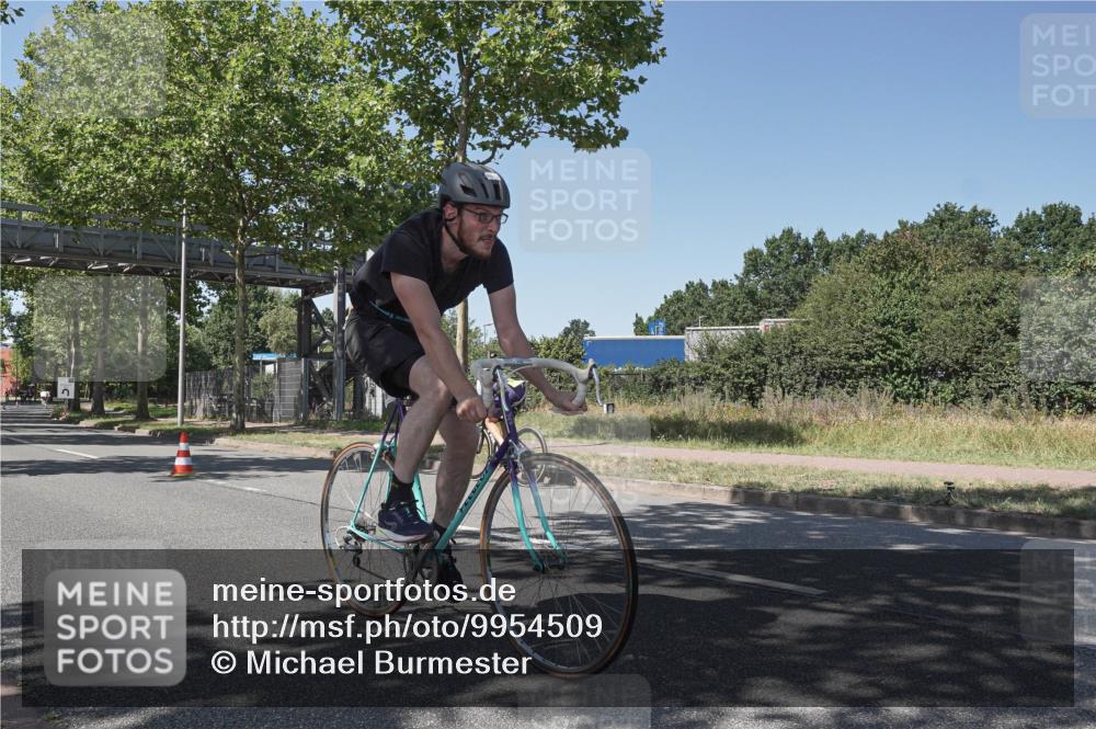09.08.2026 - GEWOBA Citytriathlon Bremen Michael Burmester http://msf.ph/oto/9954509 09.08.2026 14:33:23 Radfahren 17, 86, 158, 179, 180, 232, 265, 395 meine-sportfotos.de