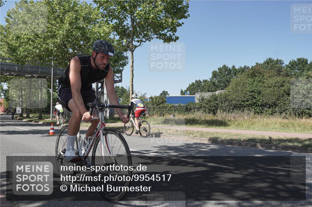 09.08.2026 - GEWOBA Citytriathlon Bremen Michael Burmester http://msf.ph/oto/9954517 09.08.2026 14:33:27 Radfahren 17, 86, 158, 179, 180, 232, 263, 265, 308, 395 meine-sportfotos.de