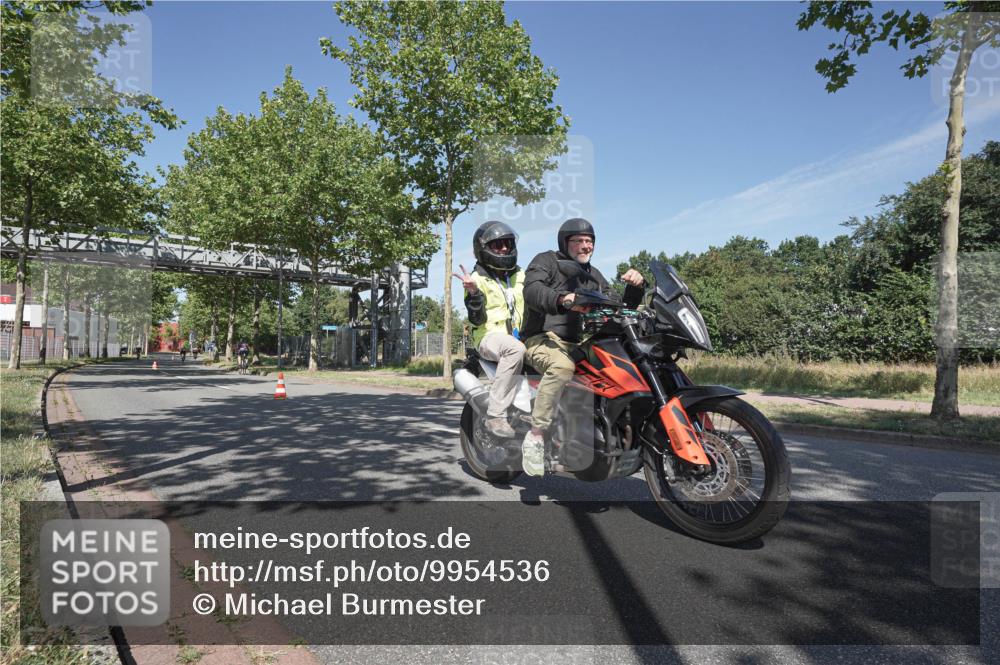 09.08.2026 - GEWOBA Citytriathlon Bremen Michael Burmester http://msf.ph/oto/9954536 09.08.2026 12:05:50 Radfahren 541, 694, 695, 696 meine-sportfotos.de