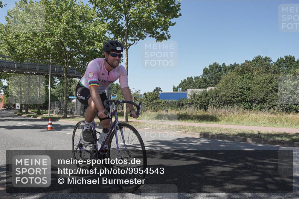 09.08.2026 - GEWOBA Citytriathlon Bremen Michael Burmester http://msf.ph/oto/9954543 09.08.2026 14:33:43 Radfahren 5, 38, 66, 74, 82, 146, 218, 232, 263, 308, 371, 470 meine-sportfotos.de